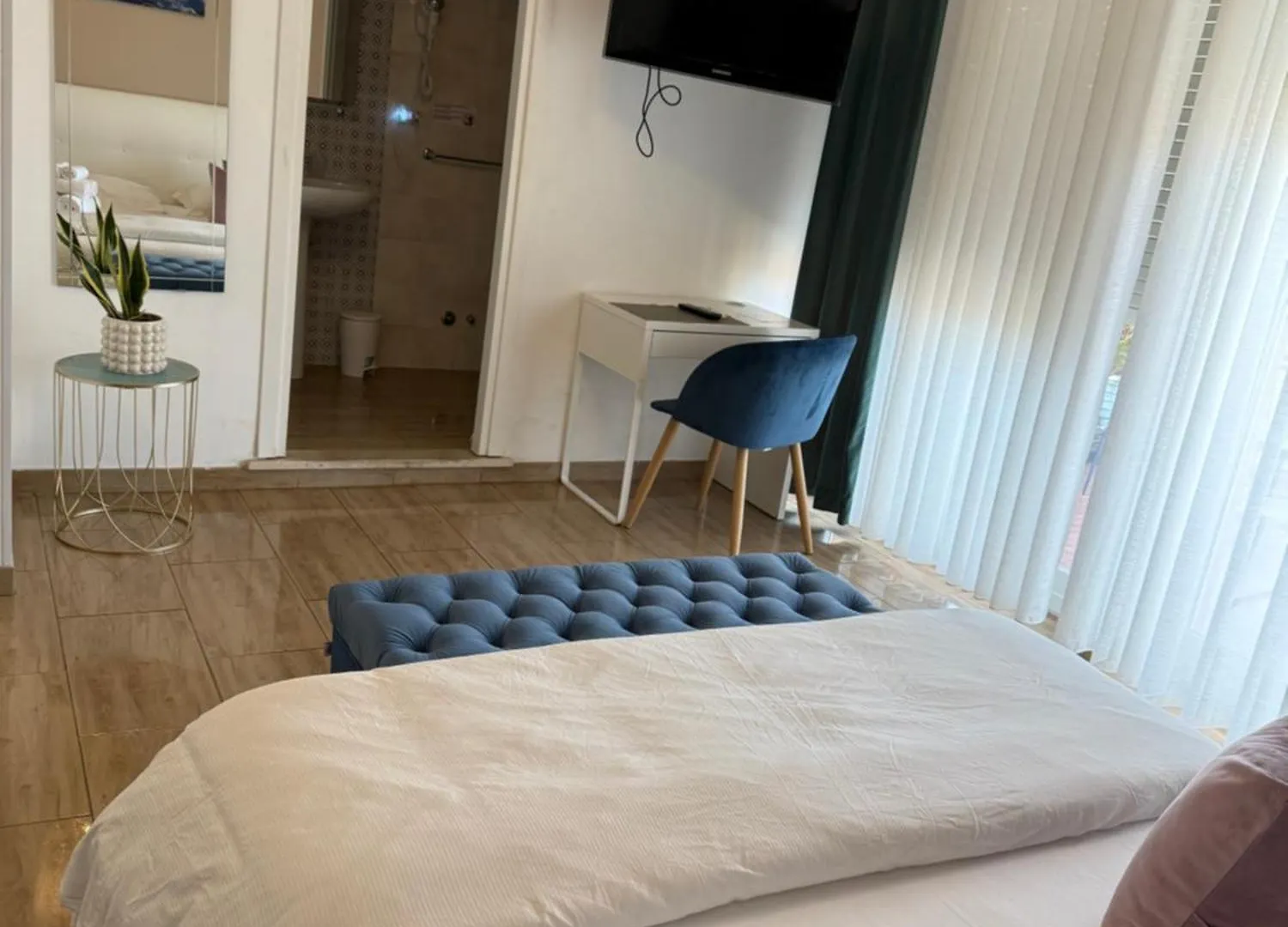 Juna'S Guest House Roma Italia