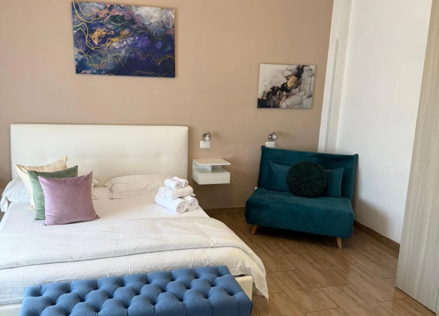 Juna'S Guest House Roma 0*,  Italia