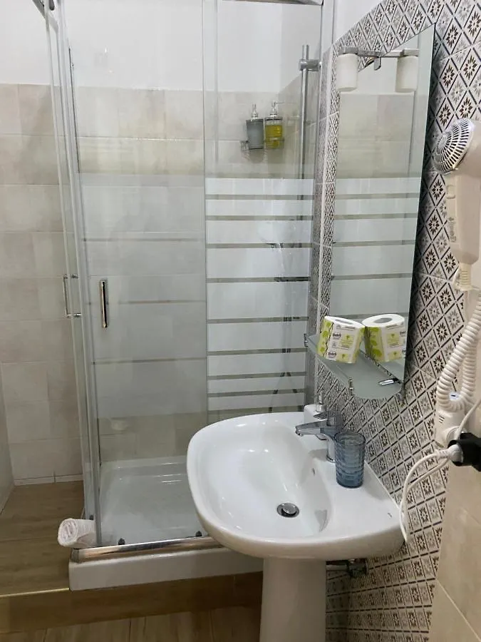 Juna'S Guest House Ρώμη