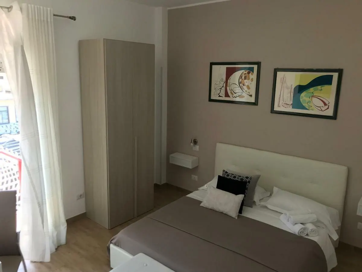 Juna'S Guest House Ρώμη